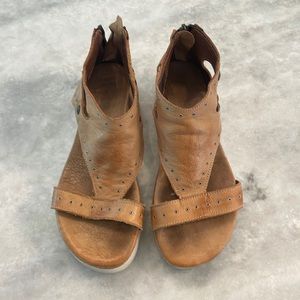 Bedstu size 8 leather sandals